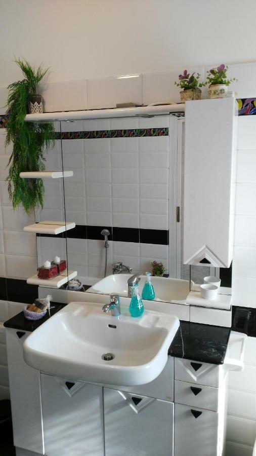 B&B Villa Noemi Формия Екстериор снимка